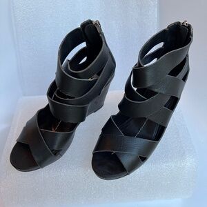 DV  Dolce Vita OpenToe Black Leather Wedge Criss Cross Straps wrapped Heel Sz 6